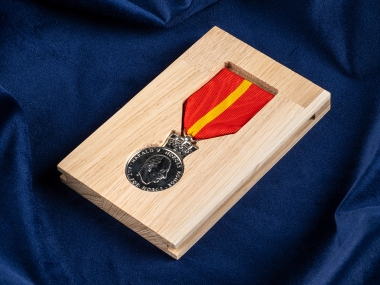 Kongens fortjenstmedalje. Foto: Øivind Möller Bakken, Det kongelige hoff